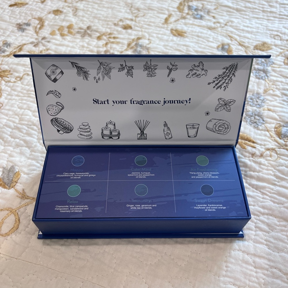 Aroma Diffuser + Essential Oils - Picture 4 of 4